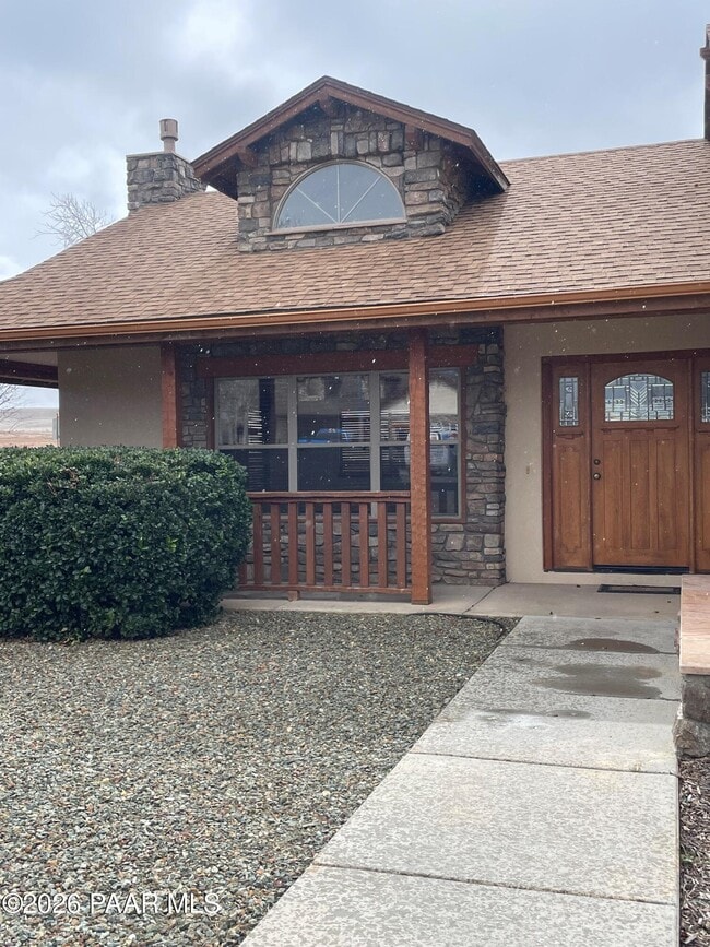 Building Photo - 2575 Solar View Dr