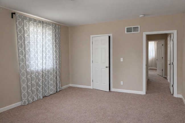 bedroom 1 - 2475 E Maple Rd Unit first floor