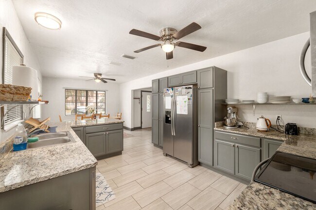 Photo - 5 NW 26th St