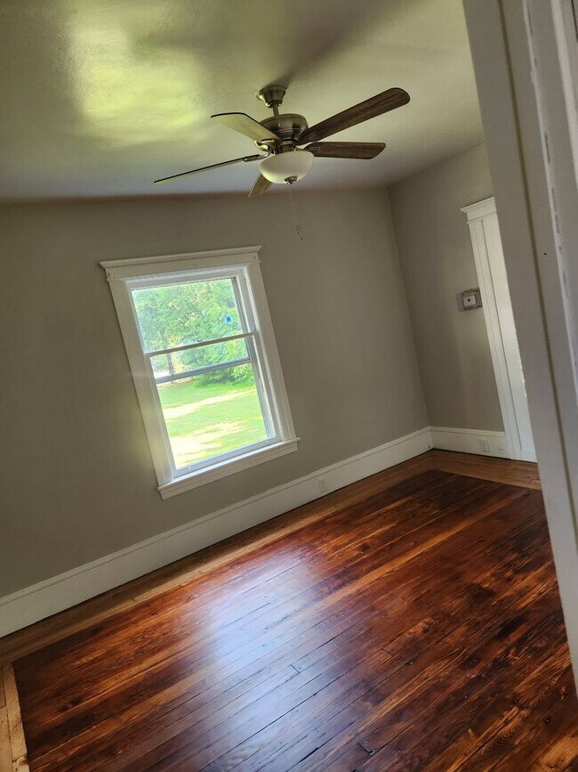 Photo - 709 N Park Ave Apartment Unit Lower