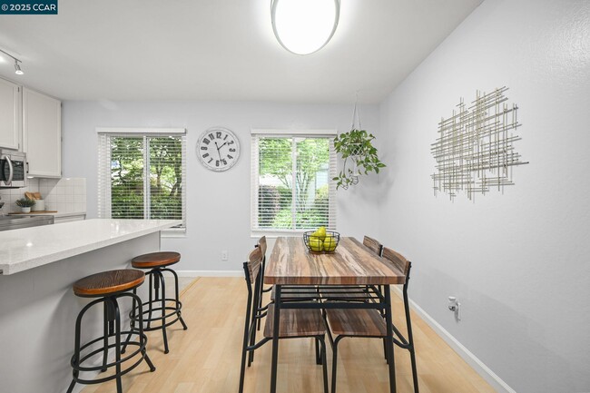 Photo - 2560 Walnut Blvd Unidad 3