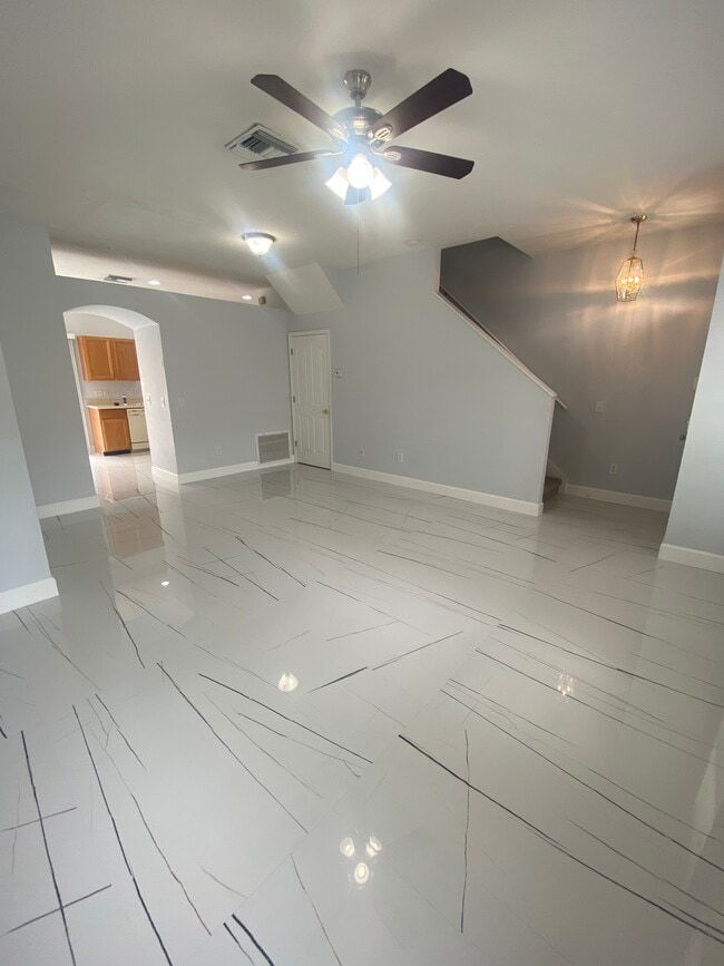 10103 Belleville Pl