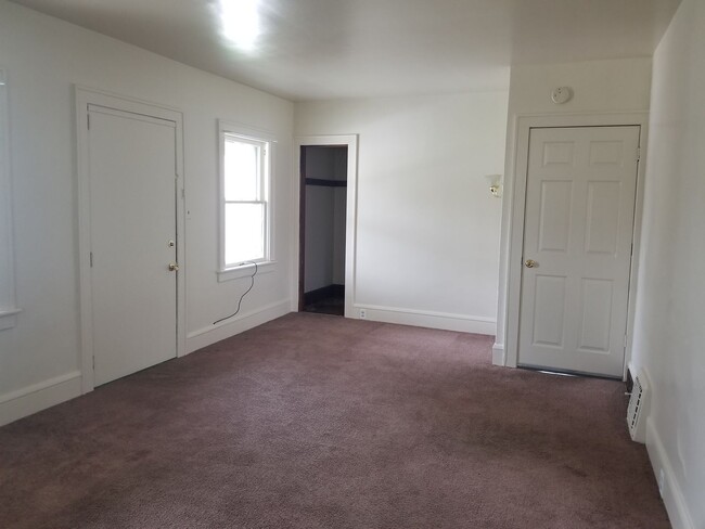 Photo - 807 Williams St Unit Upper