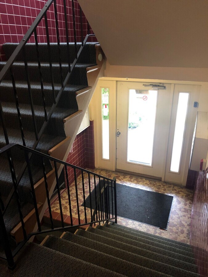 4610 Bryant Ave S - 4610 Bryant Ave S