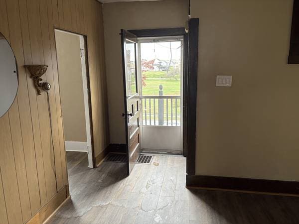 Photo - 505 1/2 Jackson Ave