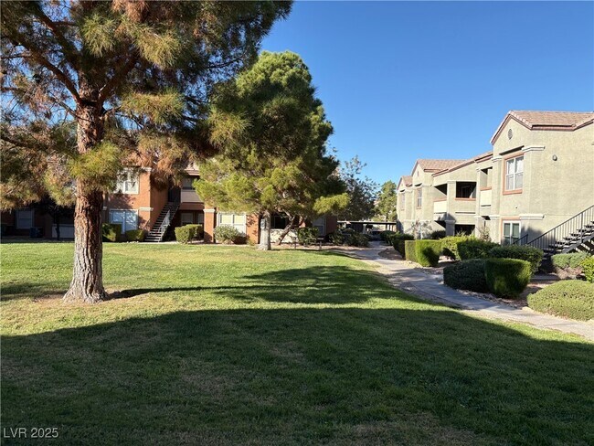 Photo - 555 E Silverado Ranch Blvd Unidad 1131