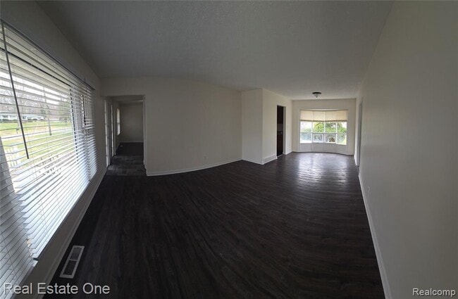 Photo - 25825 Sierra Dr