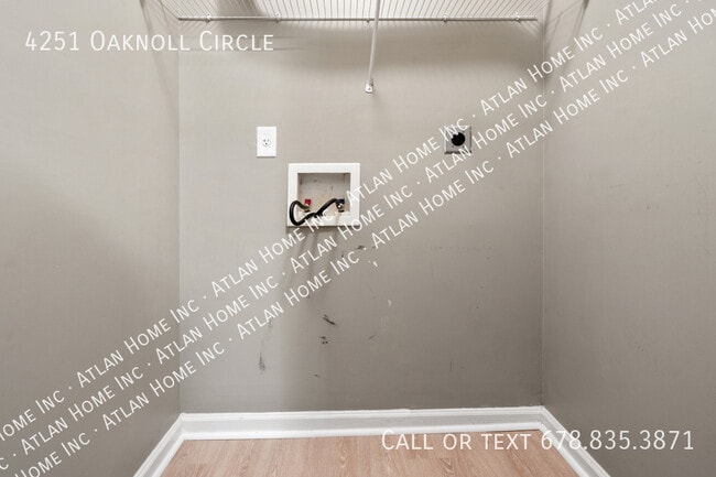 Photo - 4251 Oaknoll Cir