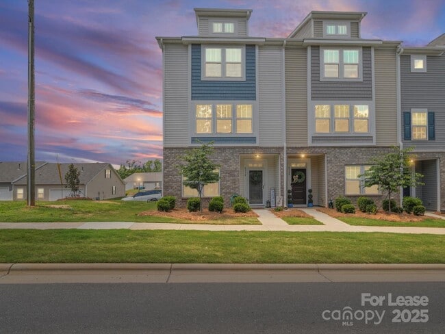 Building Photo - 8332 Waxhaw Hwy Rental