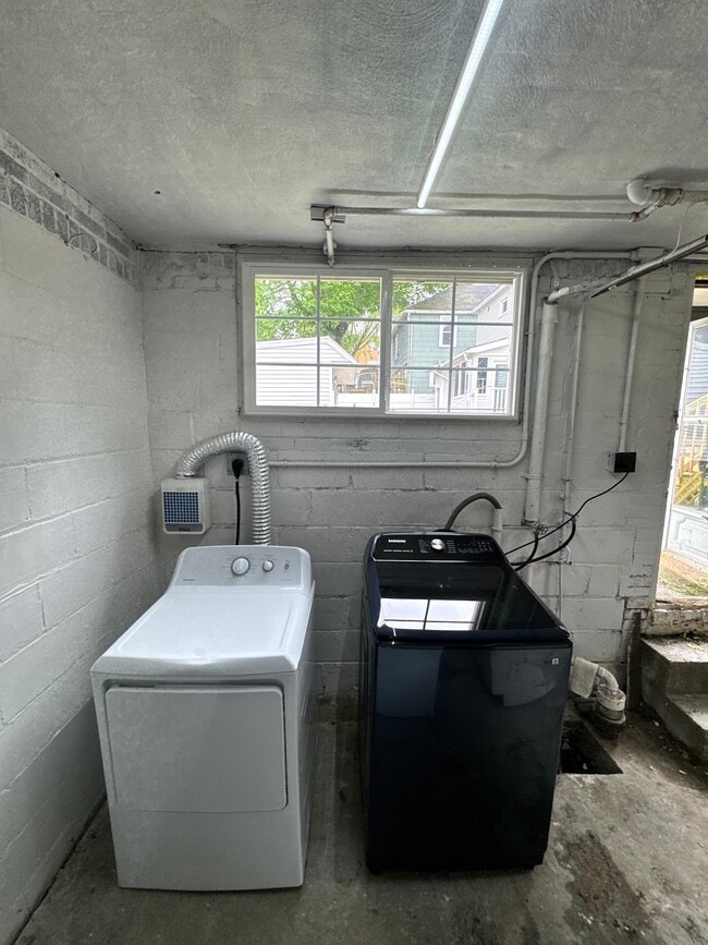 Photo - 2401 Plum St