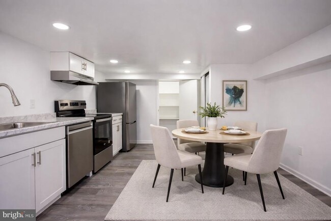 Photo - 2104 Steuben Way