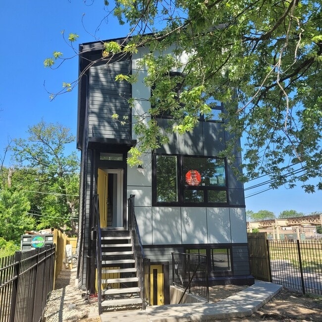 Photo - 6312 S Rhodes Ave House