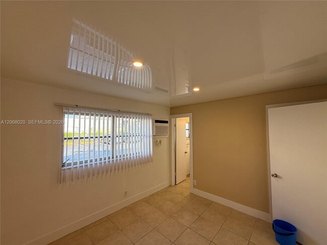 Photo - 5168 NE 6th Ave Unidad 407