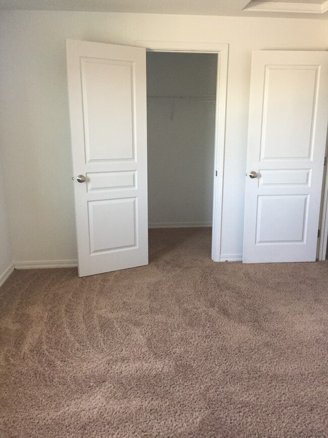 Photo - 4 Bedroom home 3 car garage fenced yard