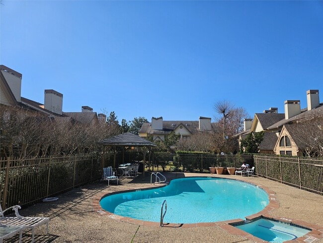 Photo - 2425 Holly Hall St Unidad B37