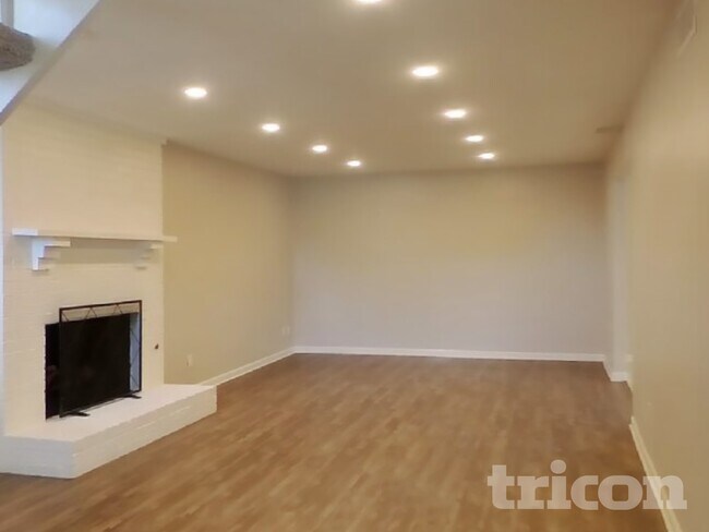 Photo - 1712 Hartford Dr