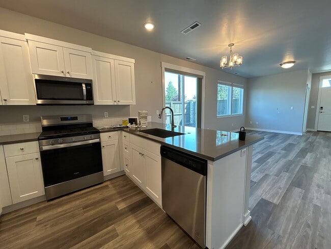 Photo - 2 Bedroom Duplex – Luderman Crossing - Bend