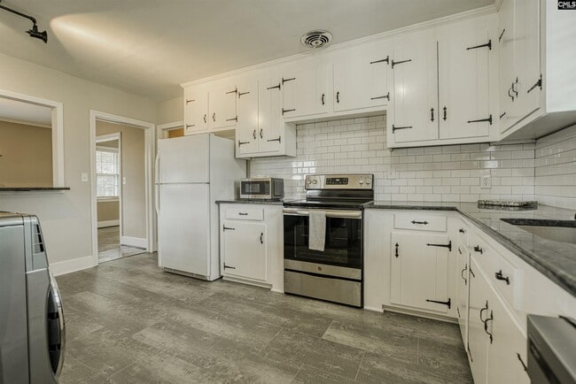 Photo - 700 Jansen Ave