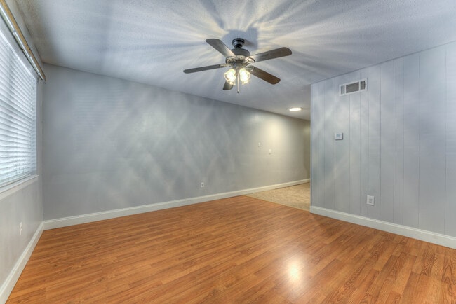 Photo - 779/781 Metcalf