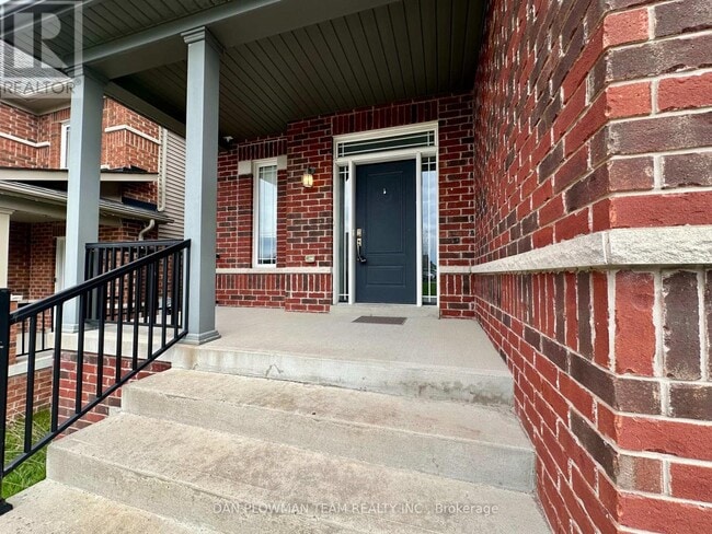 Photo - 1845 Silverstone Cres