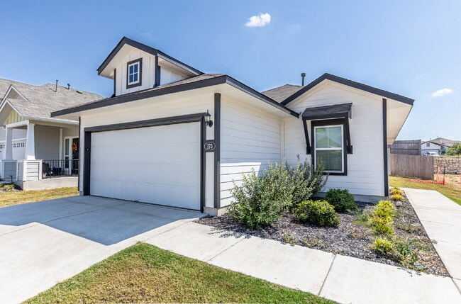 Photo - 373 Jade St