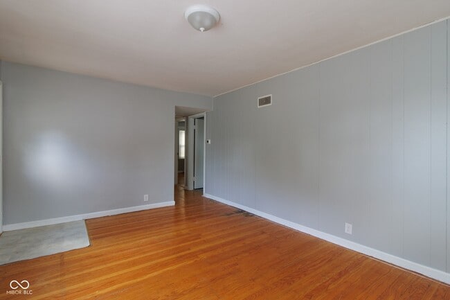 Photo - 4430 N Longworth Ave