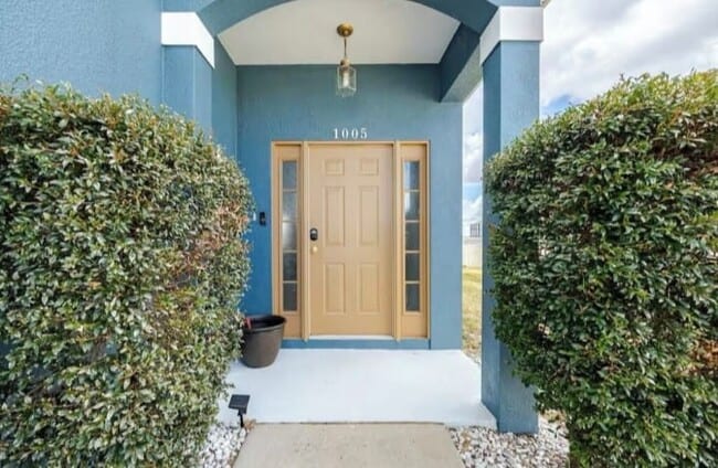 1005 Corvina Dr