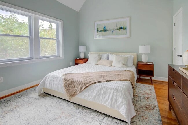Photo - 208 T St NE
