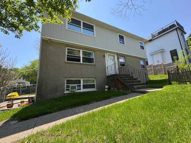Building Photo - 124 Nonantum Rd Unit 124
