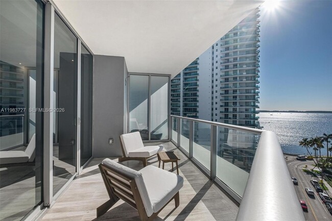 Building Photo - 1300 Brickell Bay Dr Unit 1102