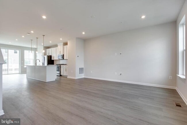 Photo - 2013 Twisted Oak Pl