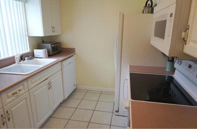 Photo - 190 E Olmstead Dr Unit C1