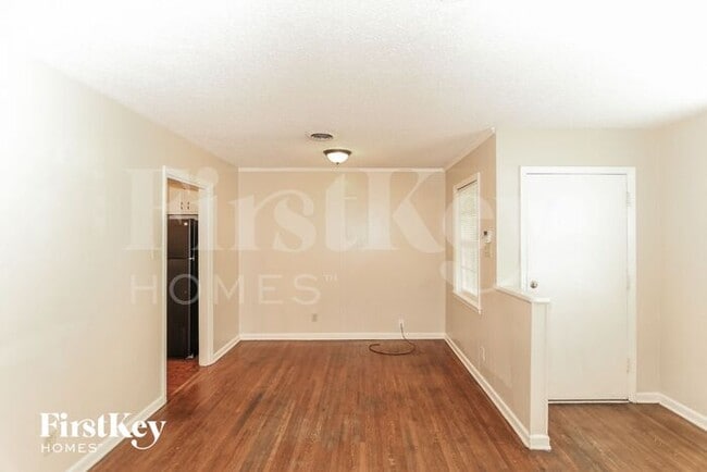 Photo - 4415 Jamaica Ave
