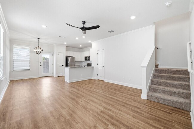 Photo - 10310 Lynwood Branch Unit 102