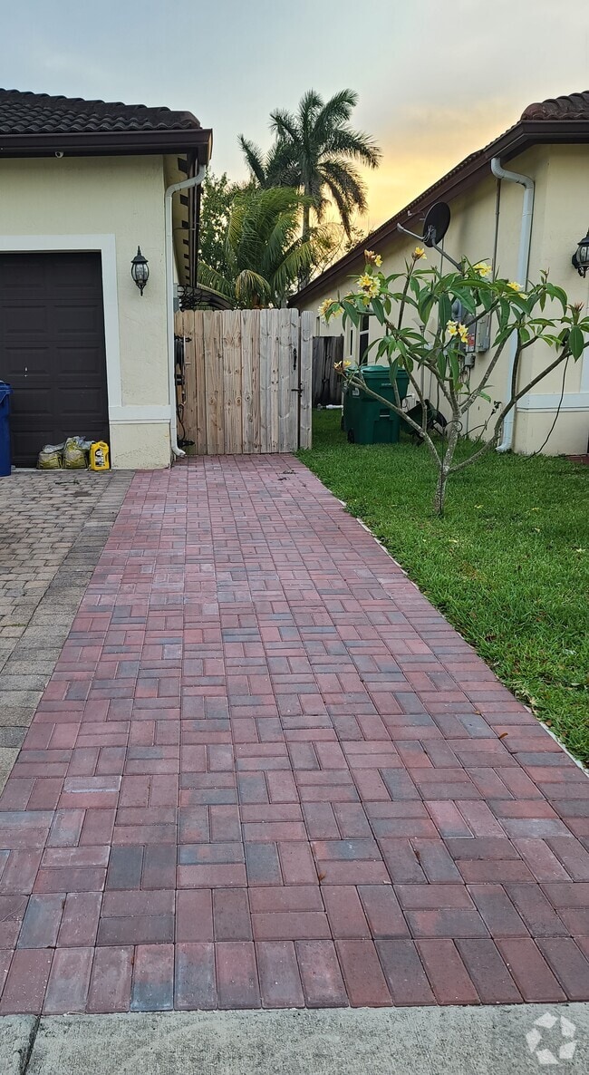 Building Photo - 29620 SW 165th Ct Rental