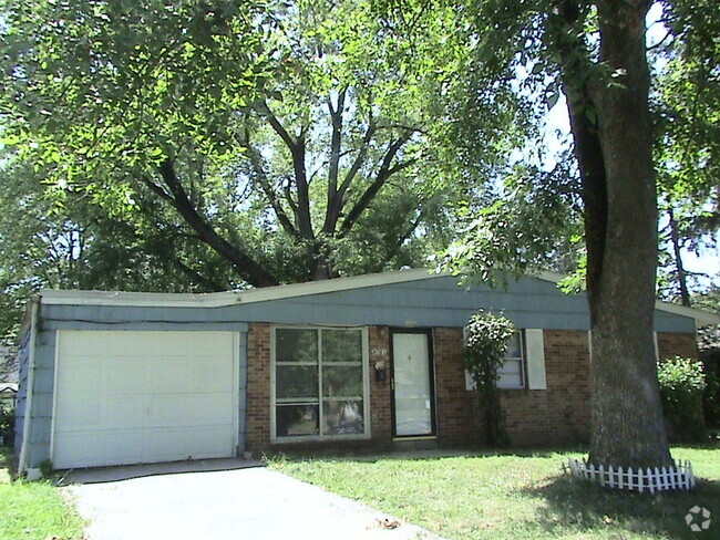 Building Photo - 4781 E Livingston Ave Rental