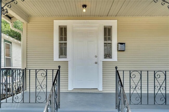 Photo - 2426 Eagle St