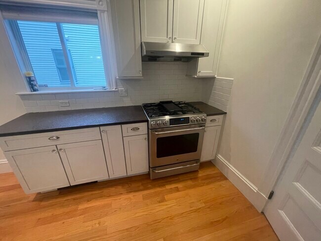 34 Royal St