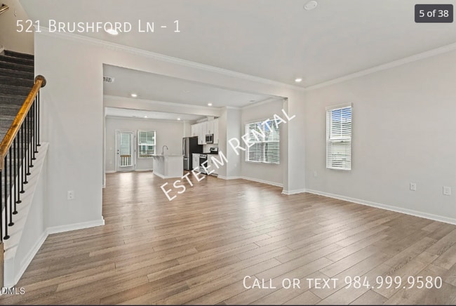 Photo - 521 Brushford Ln