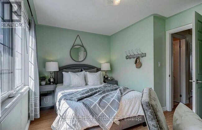 Photo - 23 Cooperage Ln