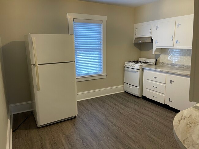 16 Harding Rd Unit 2nd floor clean quiet apartment with storage