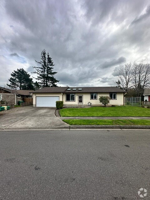 Building Photo - Single level home with 3 bedroom and 2 baths
