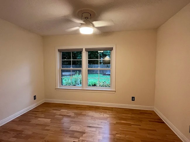 Photo - 821 S Henderson St