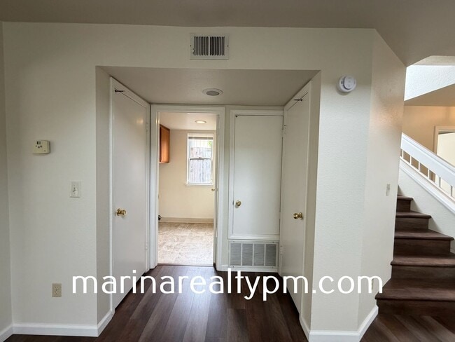 Photo - Glen Cove Beauty 3 bed 2.5  bath 2 Story home in established neighborhood