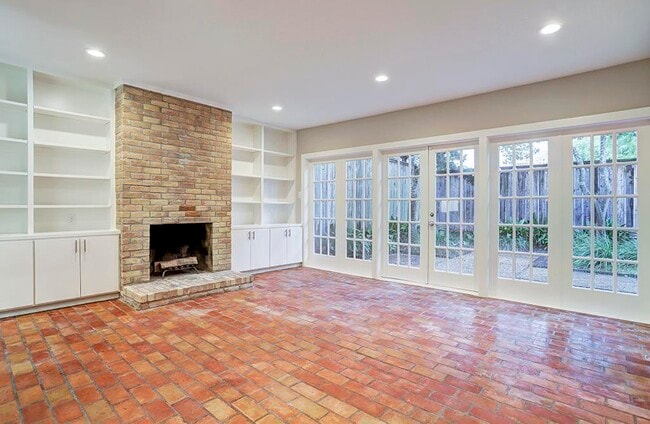 Photo - 2328 Wroxton Rd Unit A