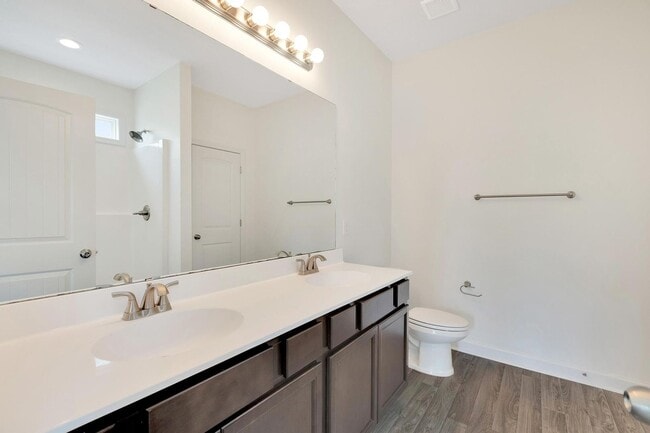 Photo - Wonderful 3 Bedroom 2.5 bath townhome is close to beaches, bases and shopping!