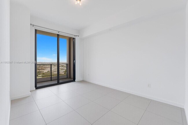 Photo - 5350 NW 84th Ave Unidad 1905