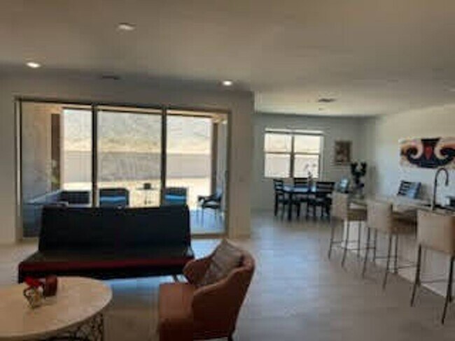 Photo - Beautiful 5 bed in Litchfield Park!