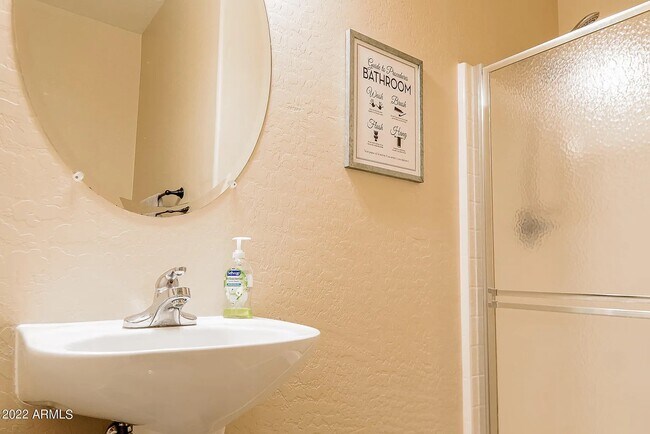 Photo - 1015 S Val Vista Dr