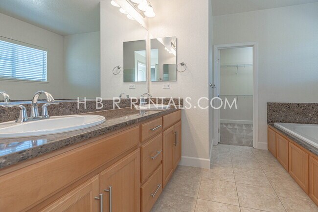 Beautifully Updated 3-Bedroom, 3-Bath Home with Modern Amenities in Mountain House